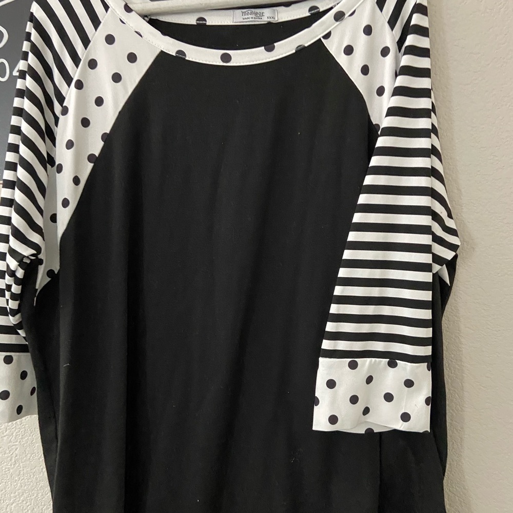 Women’s baseball style shirt 3/4 length sleeves